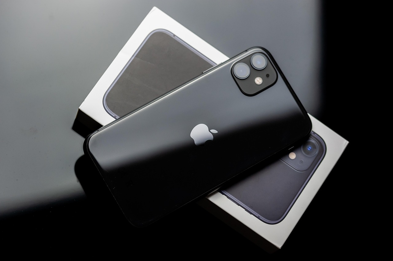 Coque iPhone 13 : protection élégante et robuste pour votre smartphone Apple