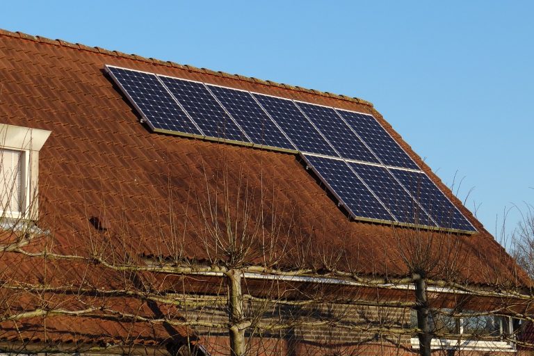 Choisir_le_bon_kit_solaire,_guide_complet_sur_les_panneaux_solaires