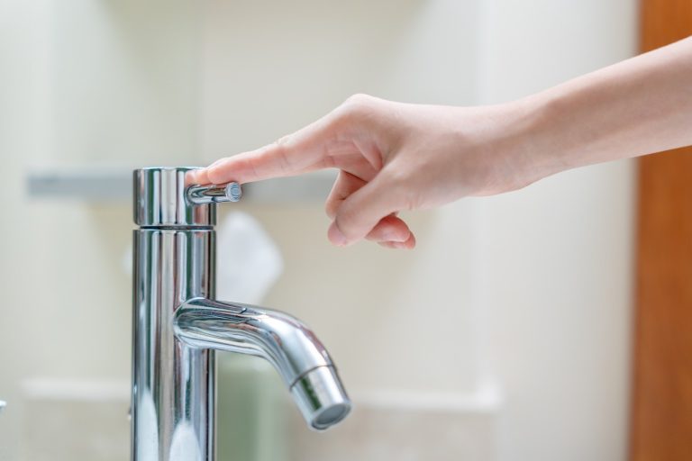 Installer_une_centrale_de_filtration_à_domicile_pour_avoir_de_l’eau_potable