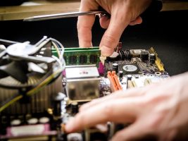L’informaticien,_le_professionnel_qui_vous_assiste_en_cas_de_dépannage